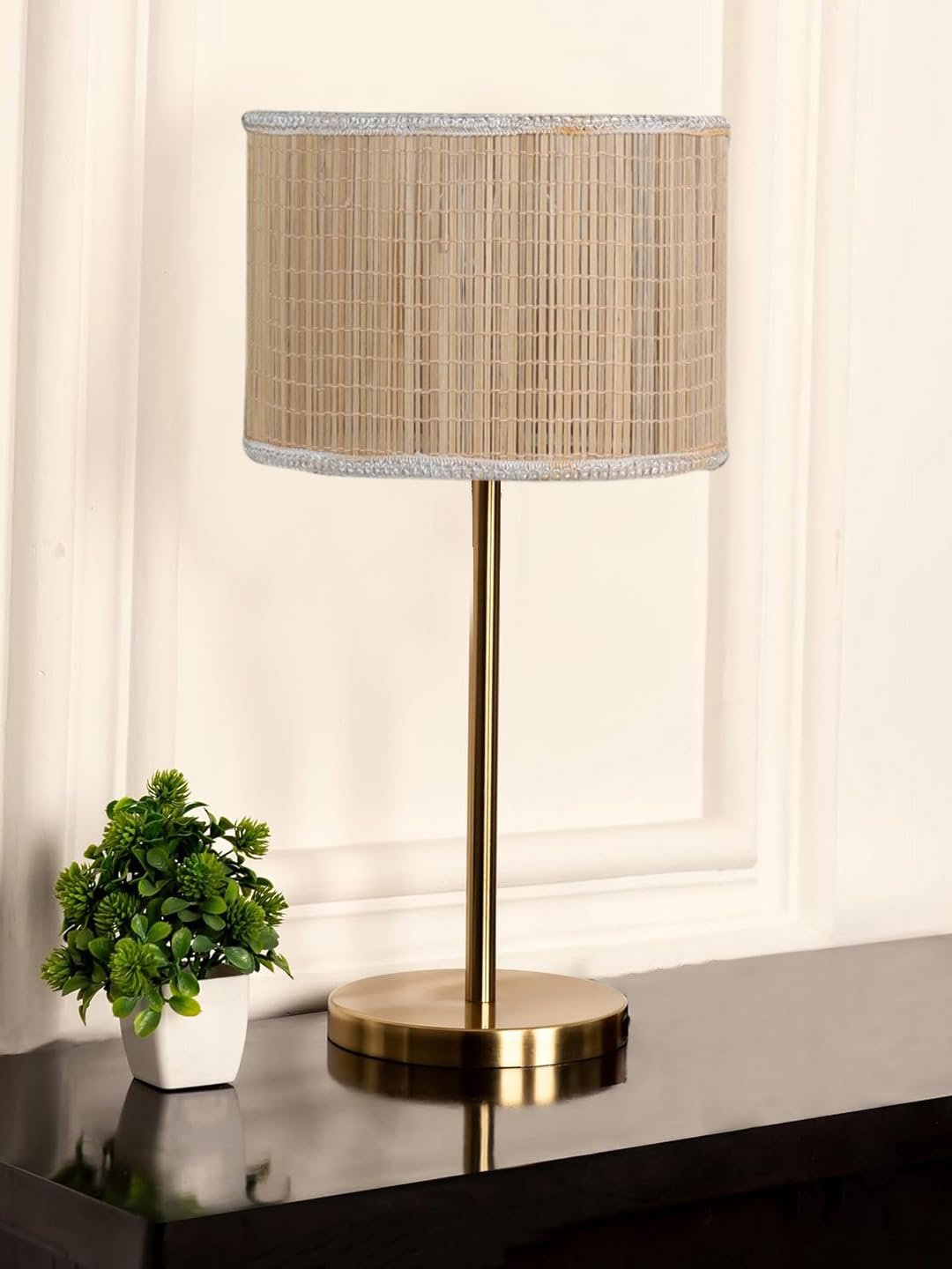 Gold Night Table Lamp for Bedroom | Elegant Bedside Lamp with Warm LED Light & Stylish Design - Model VE01
