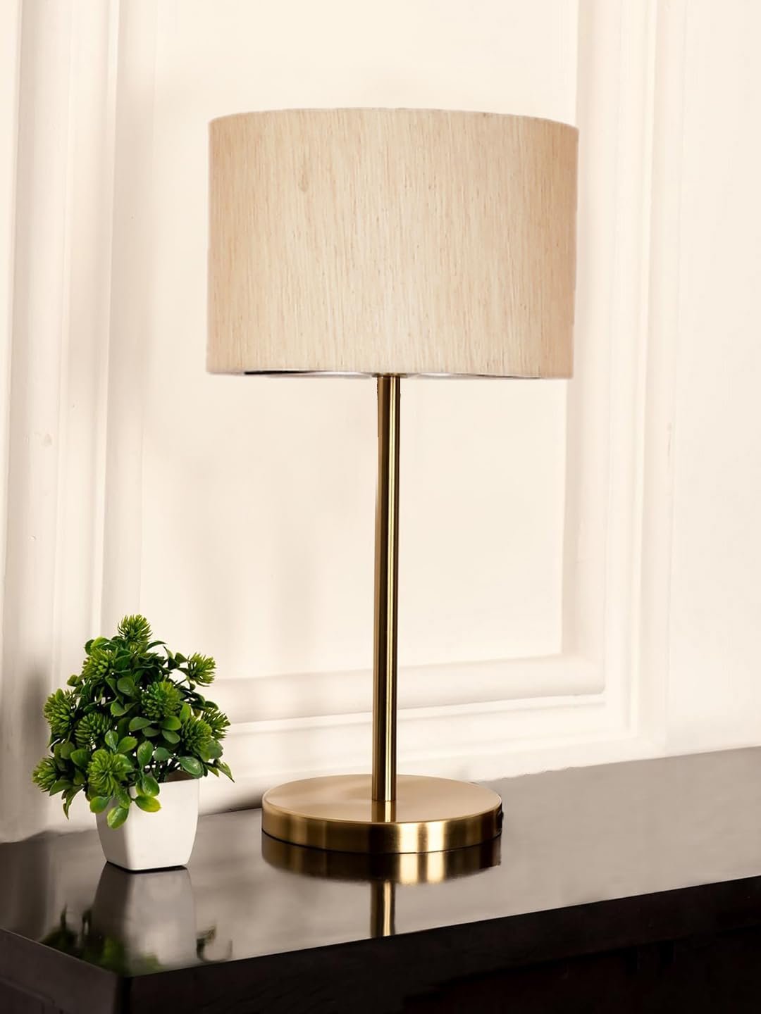 Gold Night Table Lamp for Bedroom | Elegant Bedside Lamp with Warm LED Light & Stylish Design - Model VE02