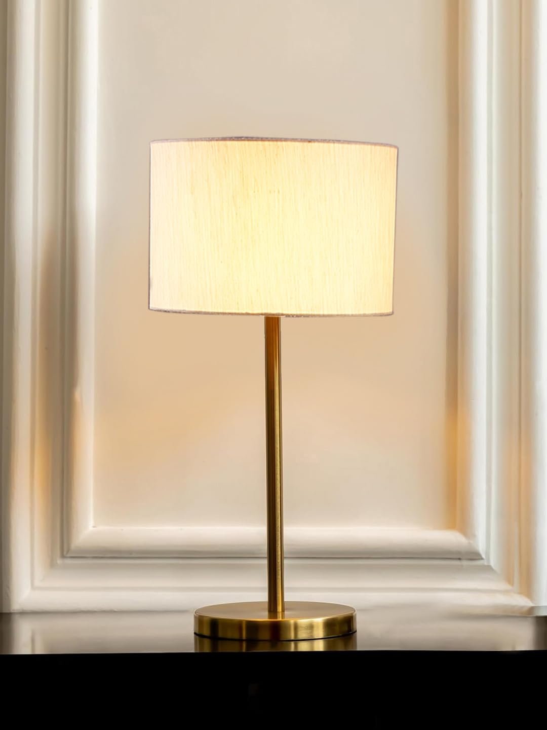 Gold Night Table Lamp for Bedroom | Elegant Bedside Lamp with Warm LED Light & Stylish Design - Model VE02