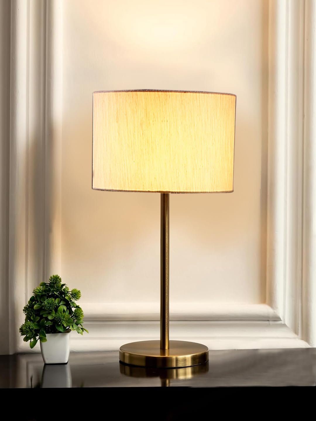 Gold Night Table Lamp for Bedroom | Elegant Bedside Lamp with Warm LED Light & Stylish Design - Model VE02