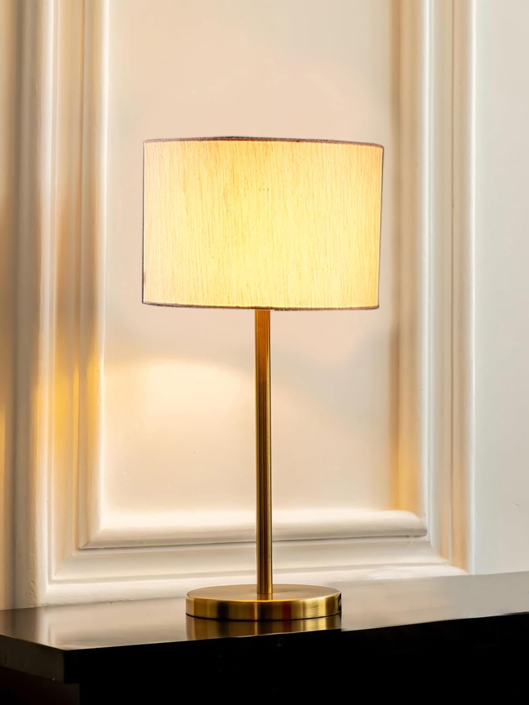 Gold Night Table Lamp for Bedroom | Elegant Bedside Lamp with Warm LED Light & Stylish Design - Model VE02