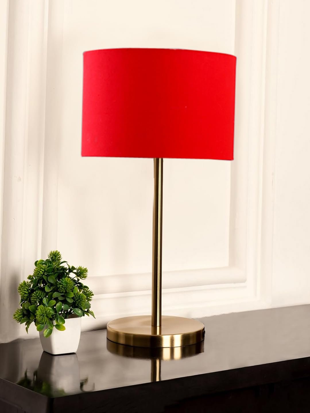 Gold Night Table Lamp for Bedroom | Elegant Bedside Lamp with Warm LED Light & Stylish Design - Model VE04