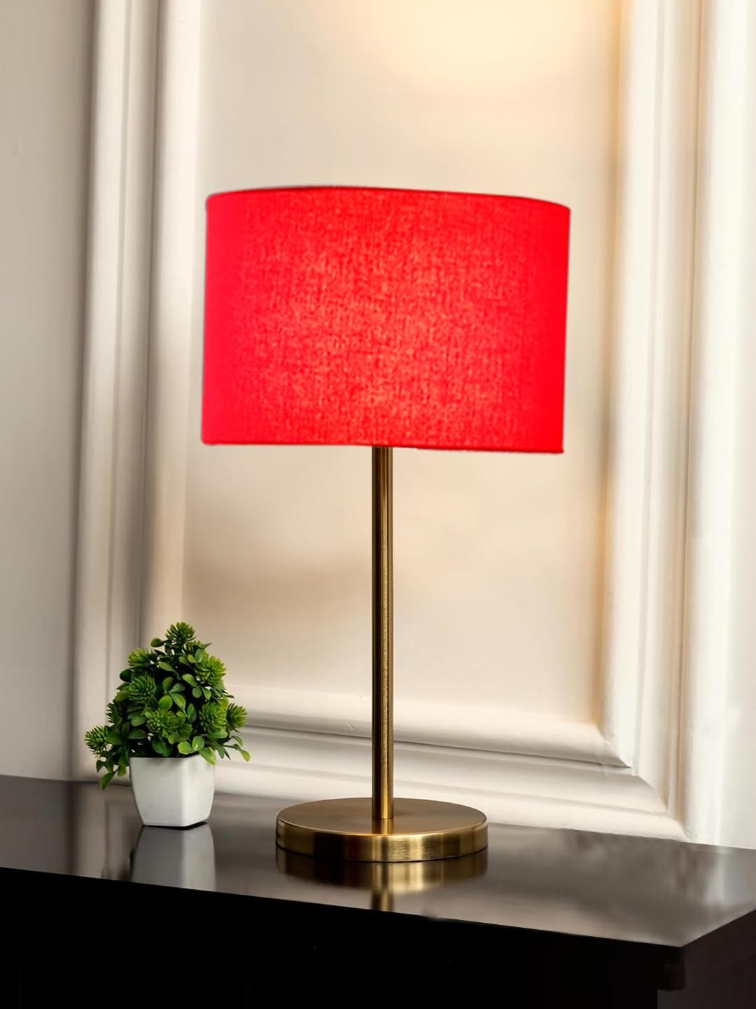 Gold Night Table Lamp for Bedroom | Elegant Bedside Lamp with Warm LED Light & Stylish Design - Model VE04