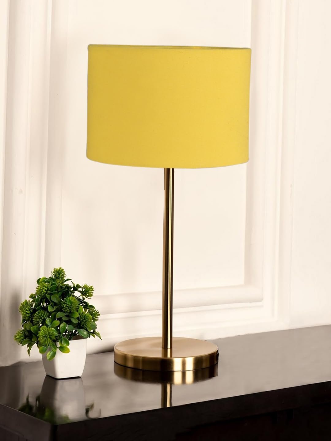 Gold Night Table Lamp for Bedroom | Elegant Bedside Lamp with Warm LED Light & Stylish Design - Model VE06