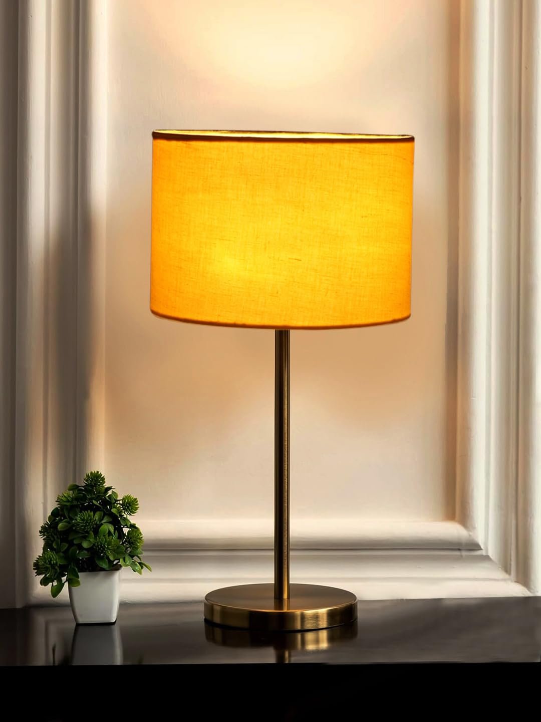 Gold Night Table Lamp for Bedroom | Elegant Bedside Lamp with Warm LED Light & Stylish Design - Model VE06