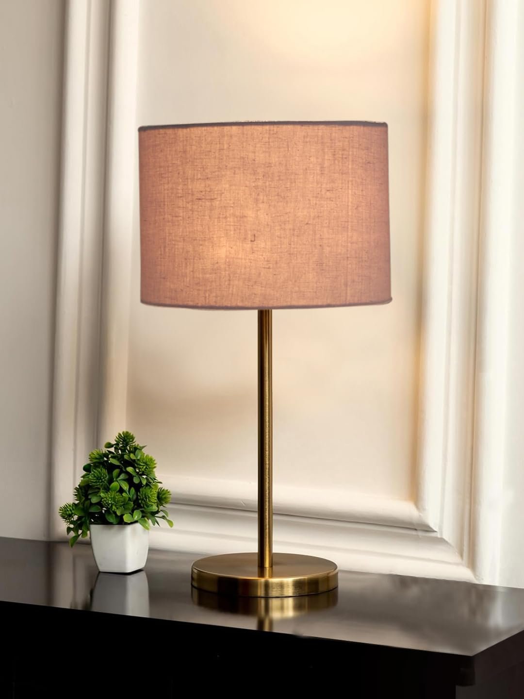 Gold Night Table Lamp for Bedroom | Elegant Bedside Lamp with Warm LED Light & Stylish Design - Model VE07