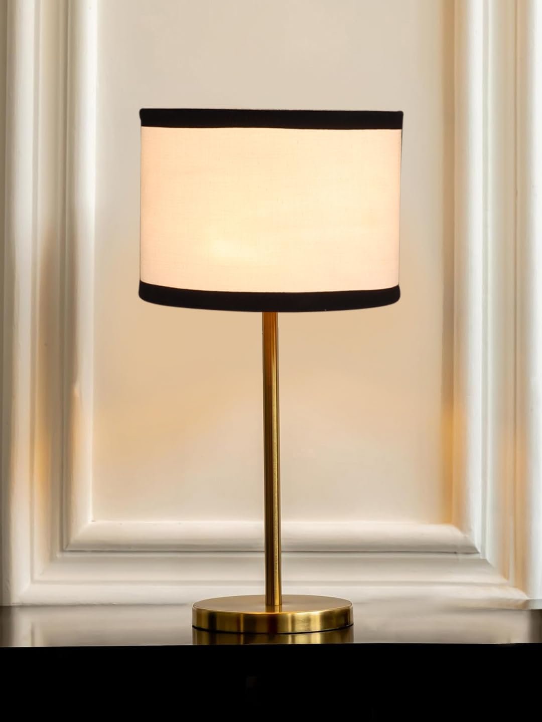 Gold Night Table Lamp for Bedroom | Elegant Bedside Lamp with Warm LED Light & Stylish Design - Model VE08