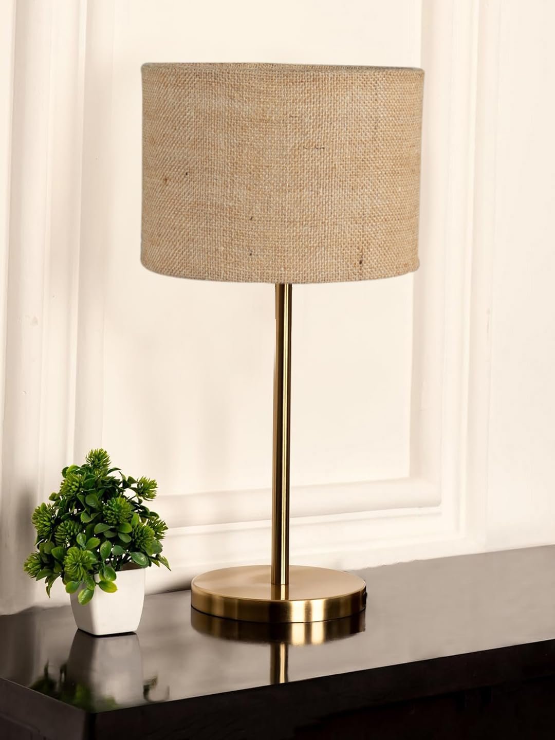 Gold Night Table Lamp for Bedroom | Elegant Bedside Lamp with Warm LED Light & Stylish Design - Model VE09
