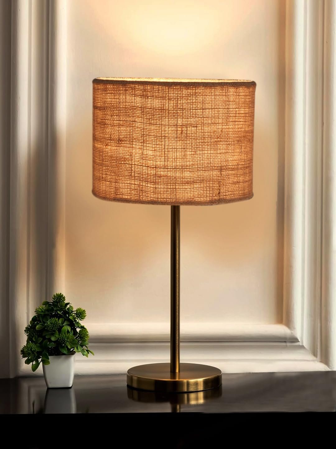 Gold Night Table Lamp for Bedroom | Elegant Bedside Lamp with Warm LED Light & Stylish Design - Model VE09