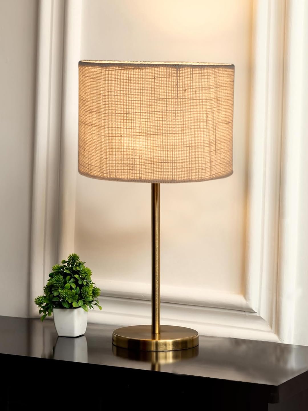 Gold Night Table Lamp for Bedroom | Elegant Bedside Lamp with Warm LED Light & Stylish Design - Model VE10