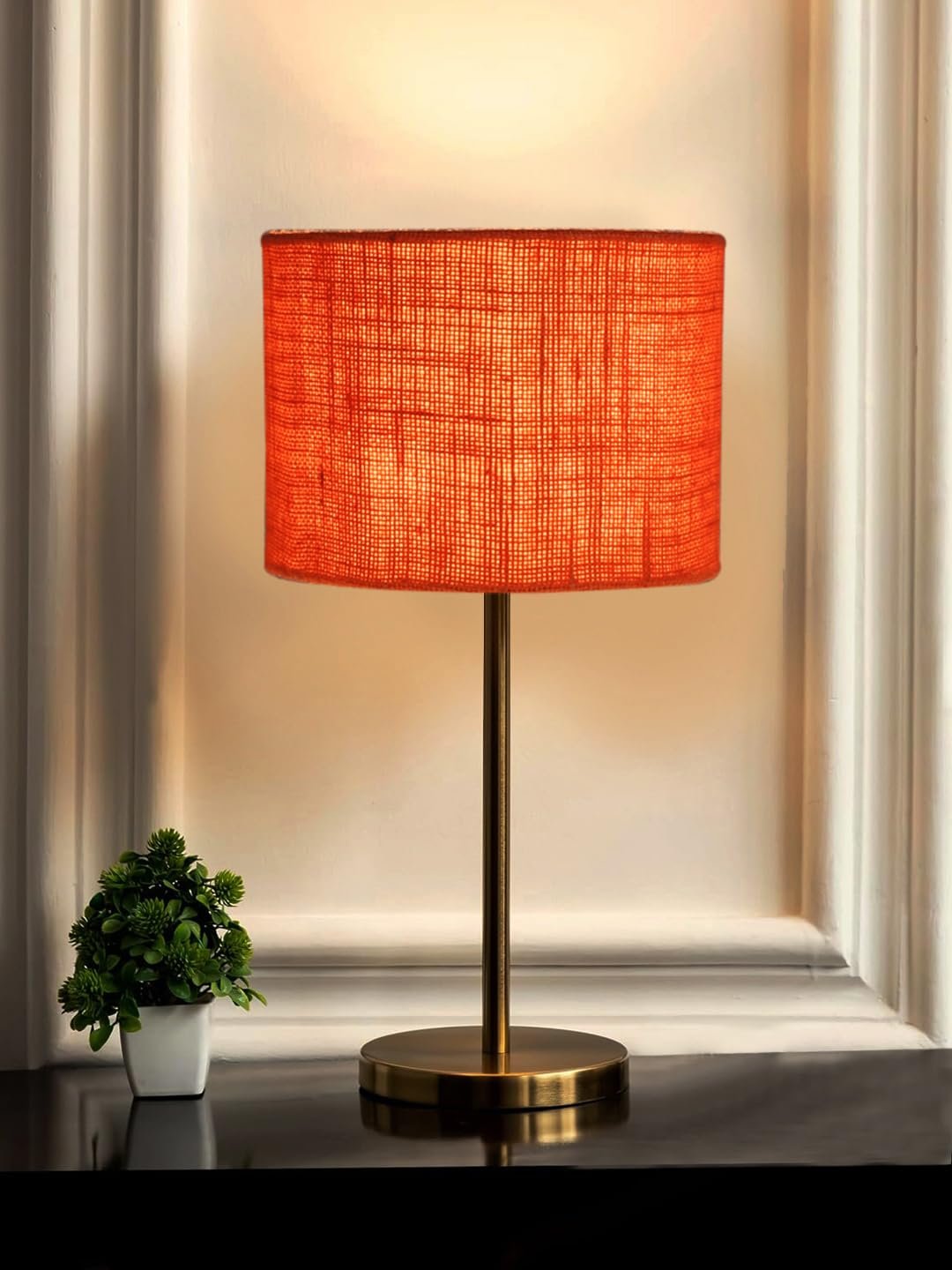 Gold Night Table Lamp for Bedroom | Elegant Bedside Lamp with Warm LED Light & Stylish Design - Model VE03