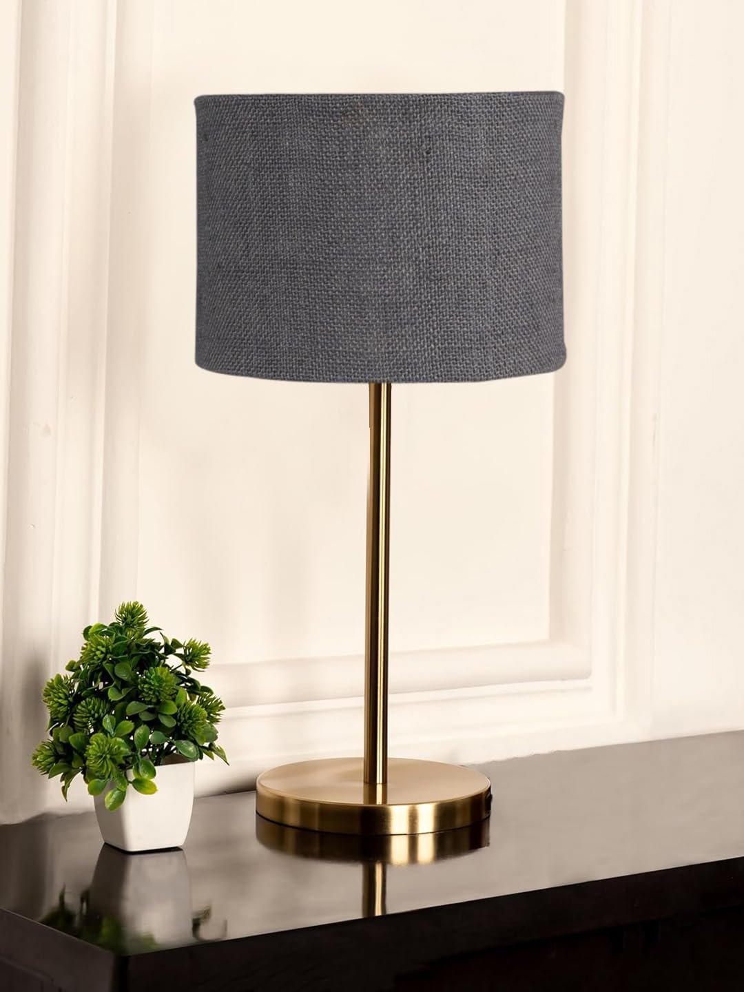 Gold Night Table Lamp for Bedroom | Elegant Bedside Lamp with Warm LED Light & Stylish Design - Model VE04