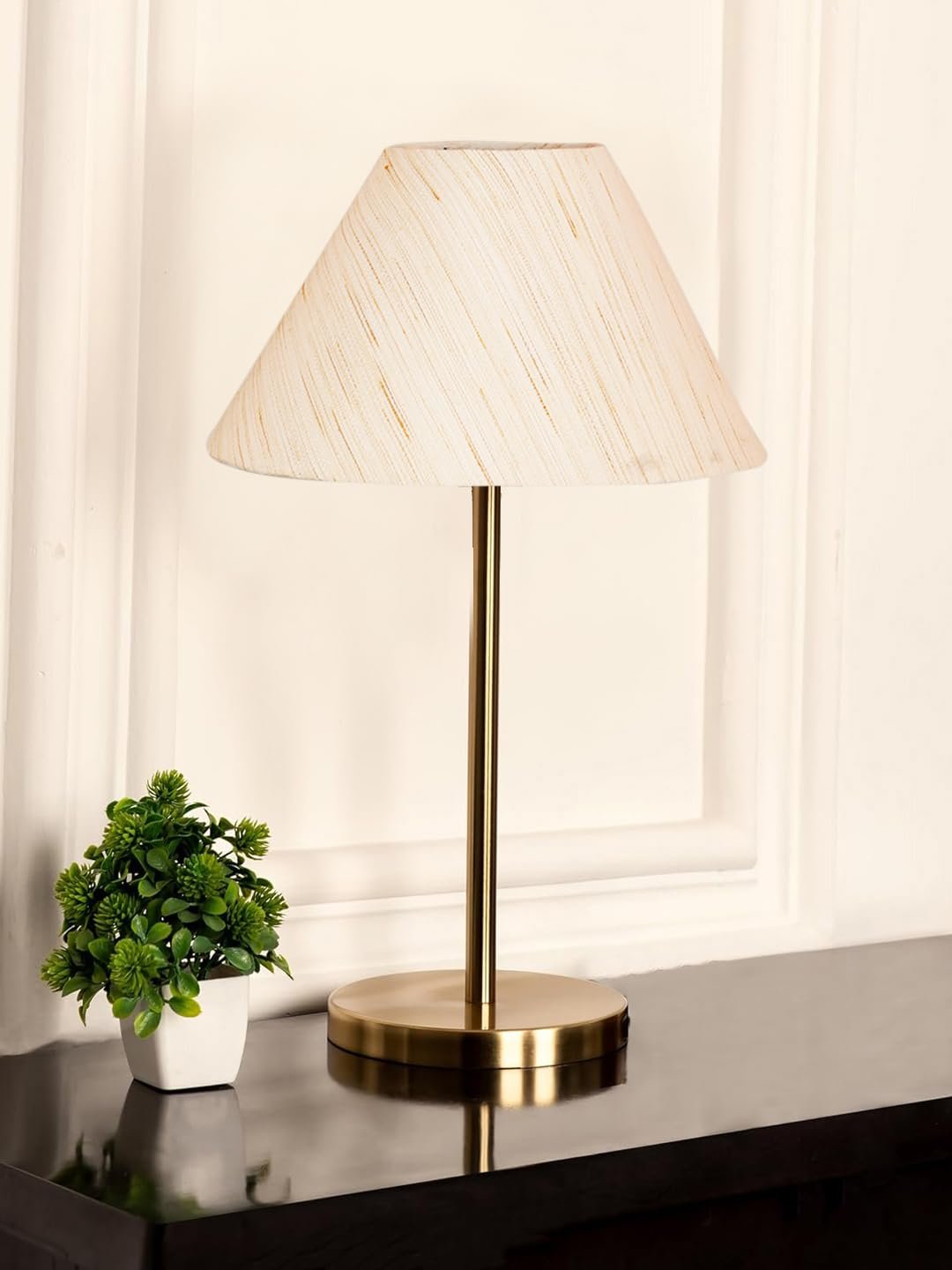 Gold Night Table Lamp for Bedroom | Elegant Bedside Lamp with Warm LED Light & Stylish Design - Model VE23