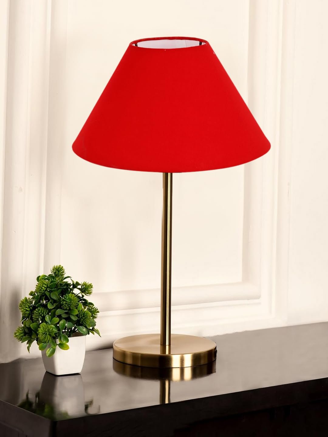 Gold Night Table Lamp for Bedroom | Elegant Bedside Lamp with Warm LED Light & Stylish Design - Model VE25