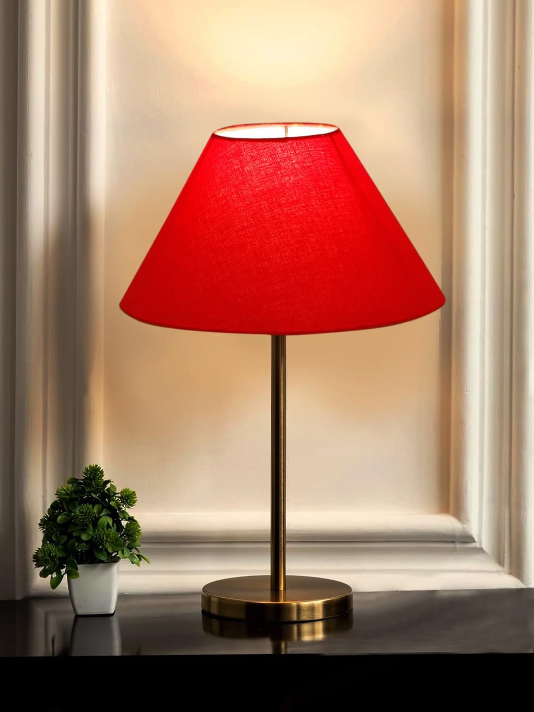 Gold Night Table Lamp for Bedroom | Elegant Bedside Lamp with Warm LED Light & Stylish Design - Model VE25