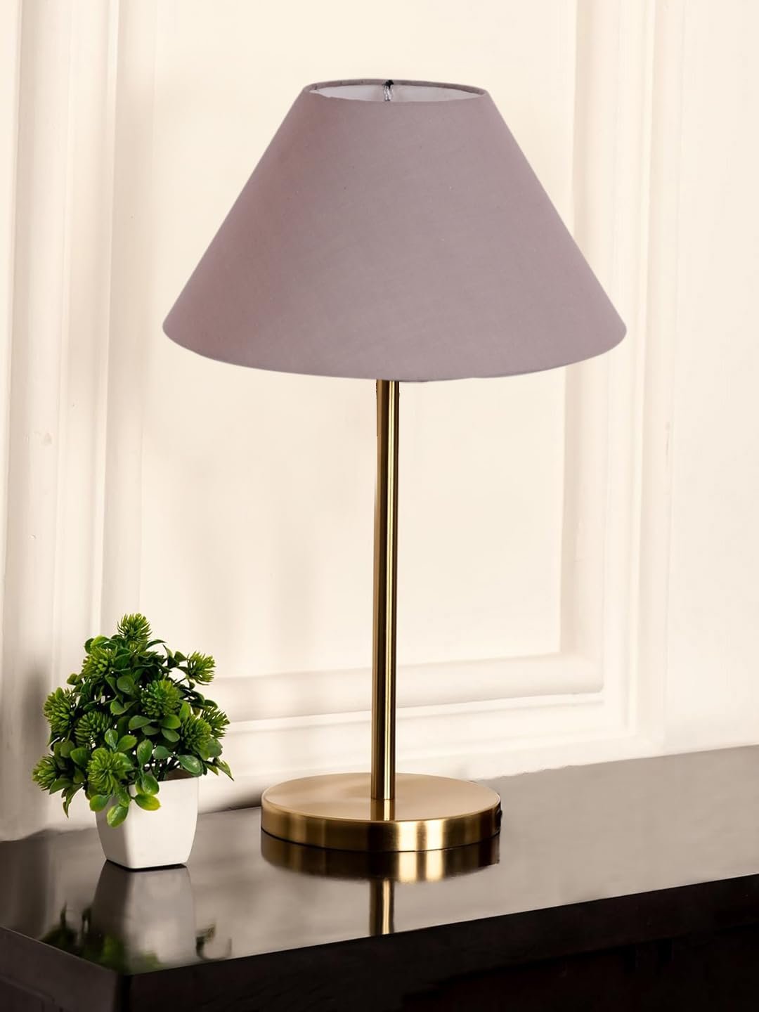 Gold Night Table Lamp for Bedroom | Elegant Bedside Lamp with Warm LED Light & Stylish Design - Model VE28