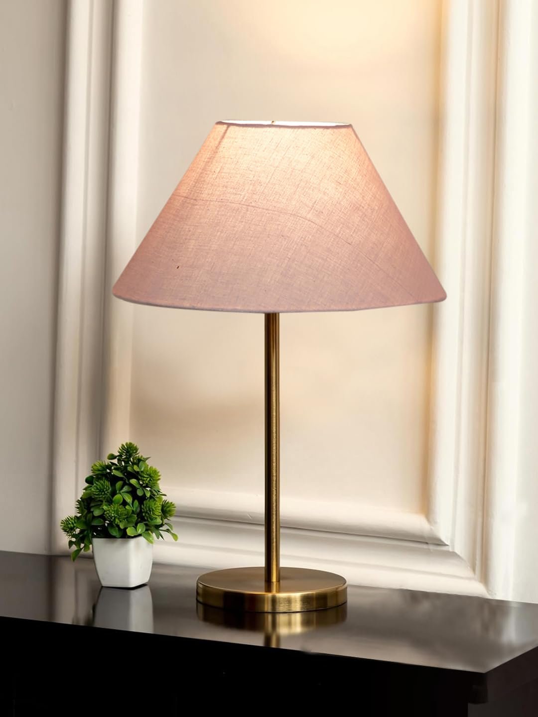 Gold Night Table Lamp for Bedroom | Elegant Bedside Lamp with Warm LED Light & Stylish Design - Model VE28