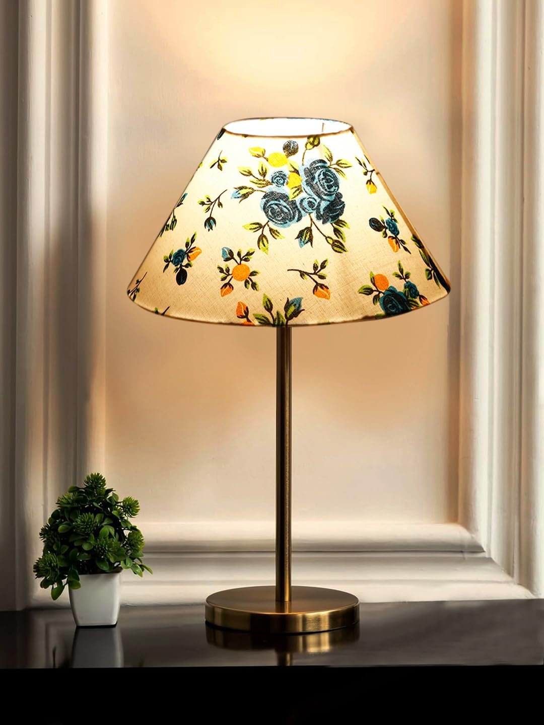 Gold Night Table Lamp for Bedroom | Elegant Bedside Lamp with Warm LED Light & Stylish Design - Model VE34