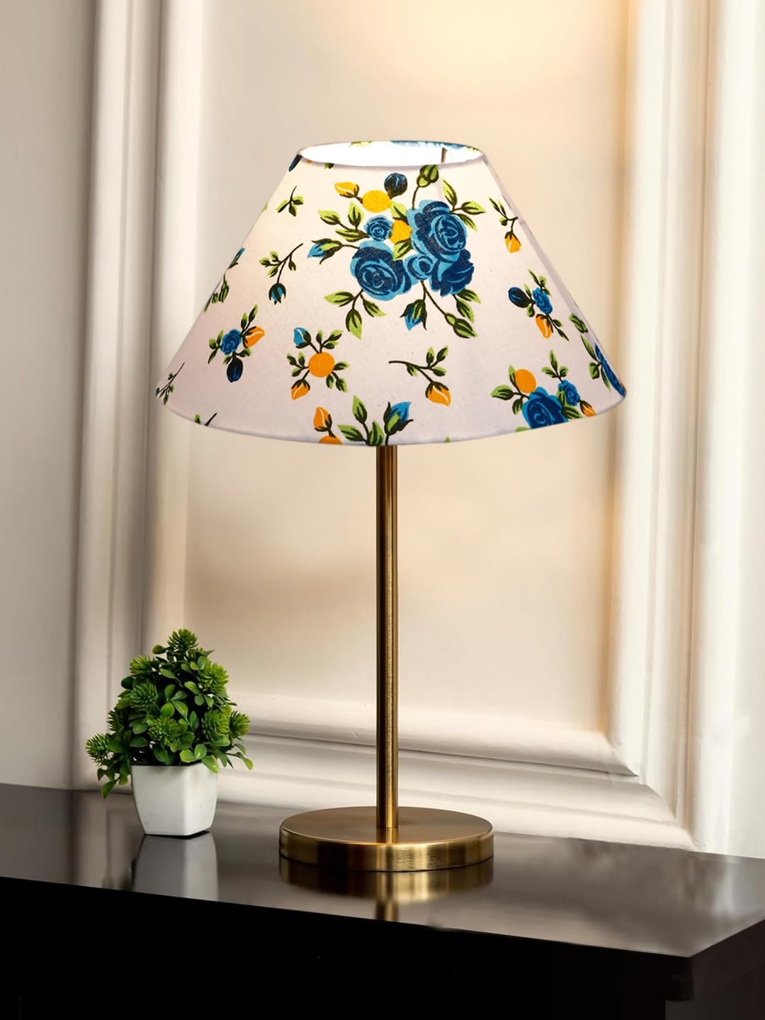 Gold Night Table Lamp for Bedroom | Elegant Bedside Lamp with Warm LED Light & Stylish Design - Model VE34