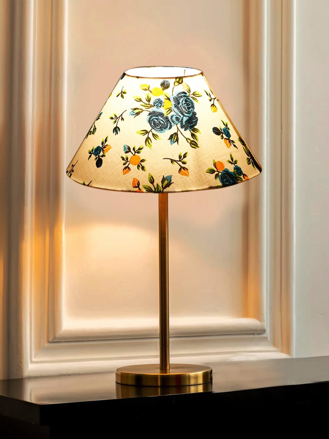 Gold Night Table Lamp for Bedroom | Elegant Bedside Lamp with Warm LED Light & Stylish Design - Model VE34