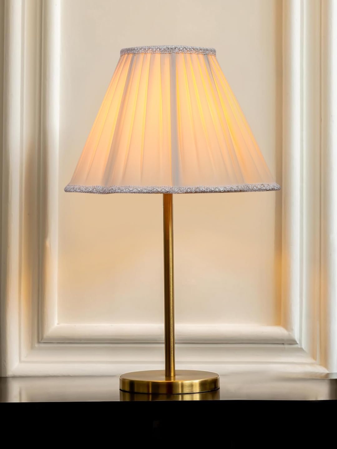 Gold Night Table Lamp for Bedroom | Elegant Bedside Lamp with Warm LED Light & Stylish Design - Model VE38