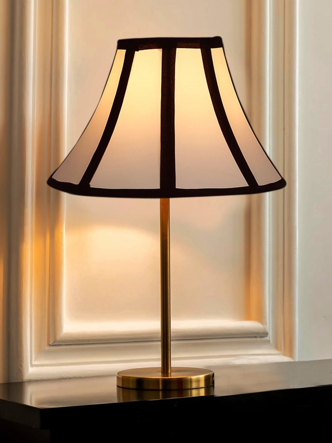 Gold Night Table Lamp for Bedroom | Elegant Bedside Lamp with Warm LED Light & Stylish Design - Model VE40