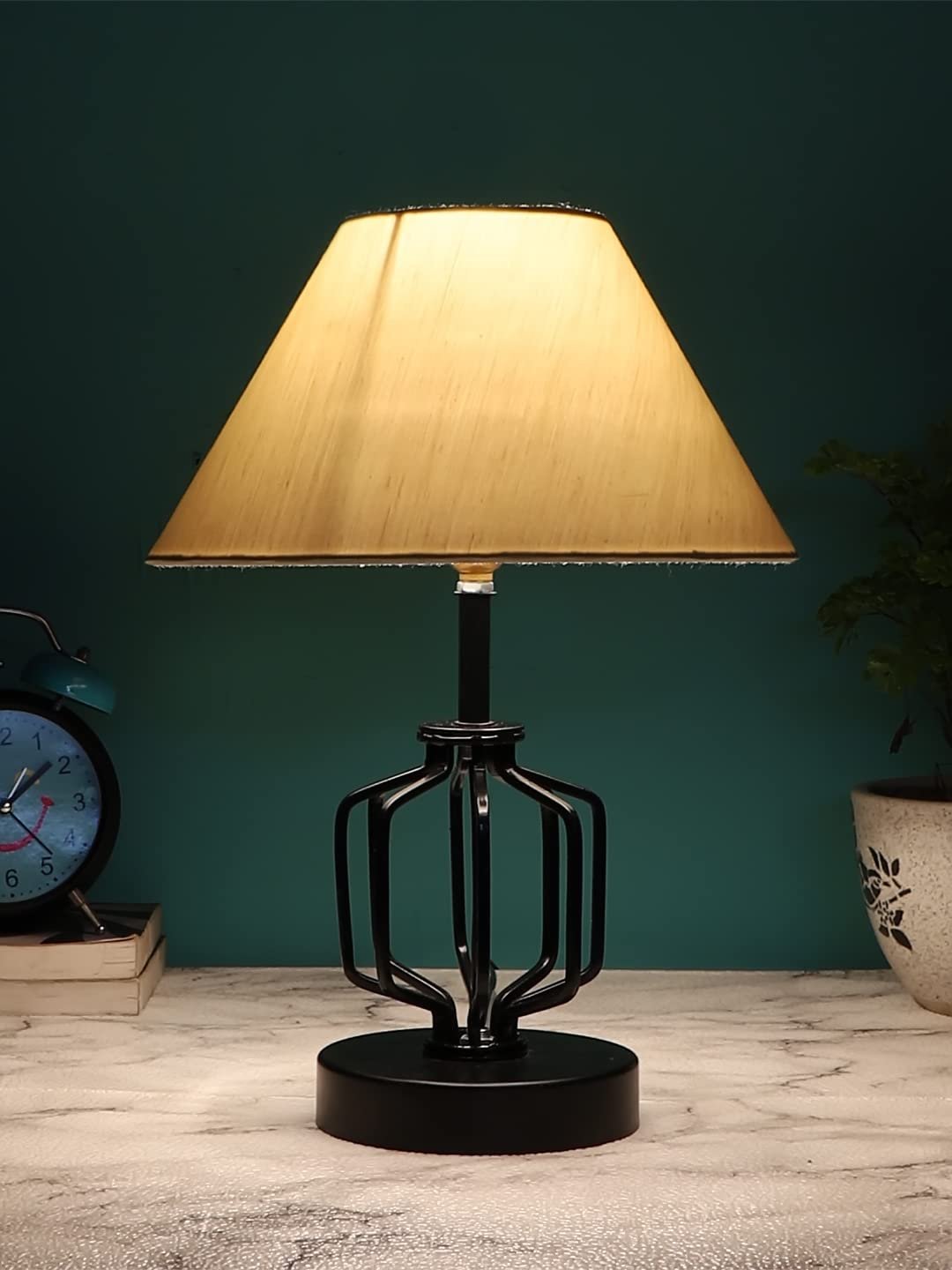 Off-White Cotton Table lamp with Iron Base(120)