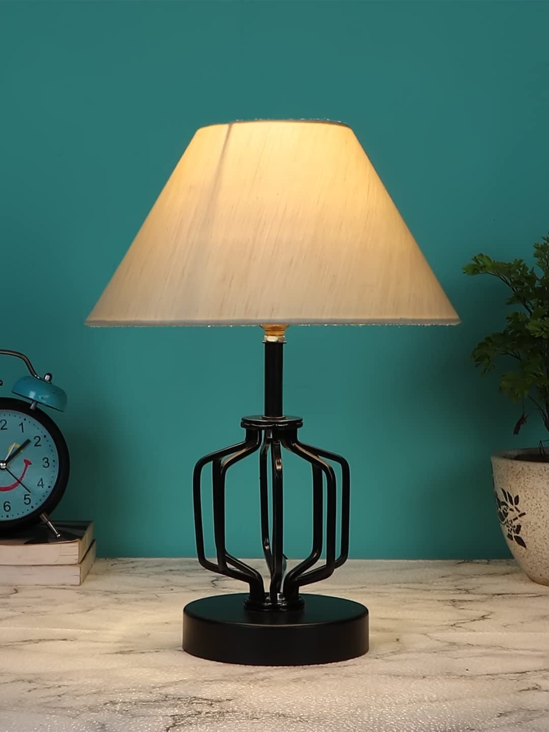 Off-White Cotton Table lamp with Iron Base(120)