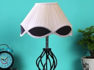 Vintage Multicolor Shade Table lamp with Wood & Iron Base (17)