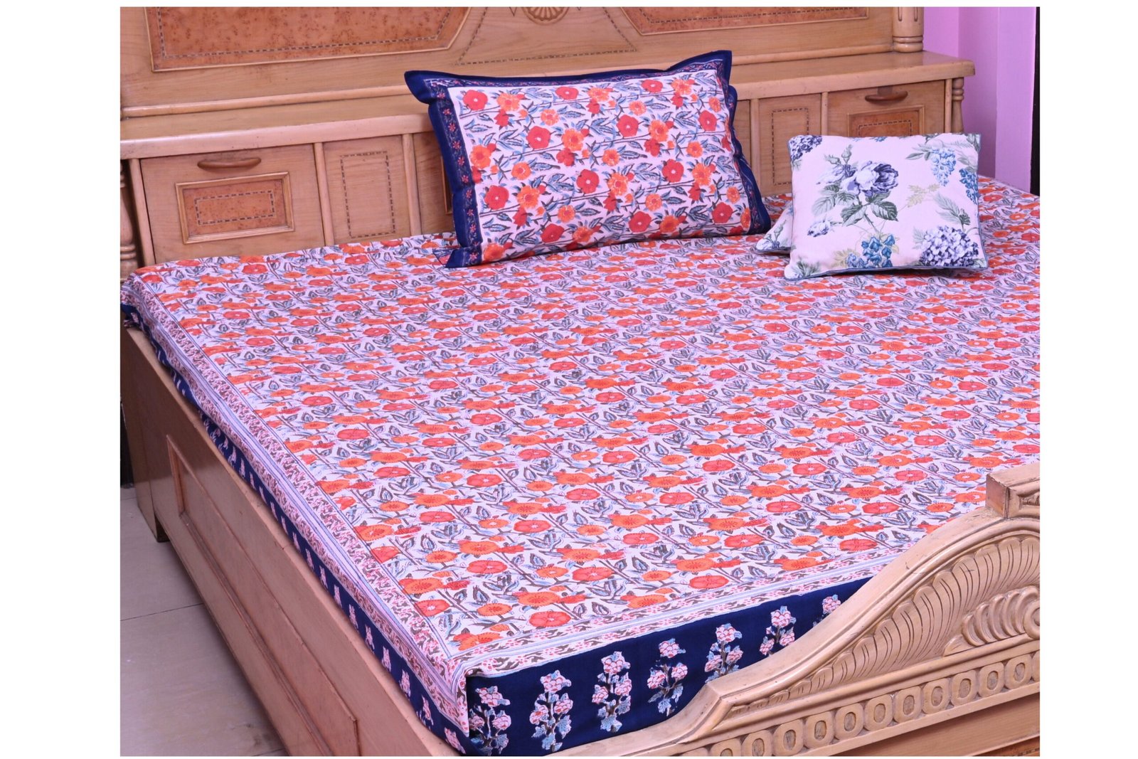 Gulaab Bedsheet with 2 pillow covers set