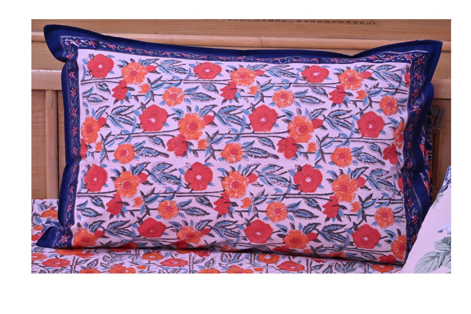 Gulaab Bedsheet with 2 pillow covers set