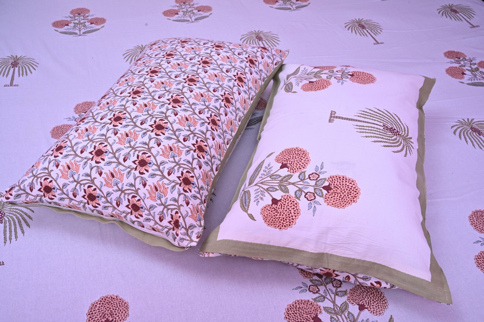 Taimur Bedsheet with 2 pillow covers set