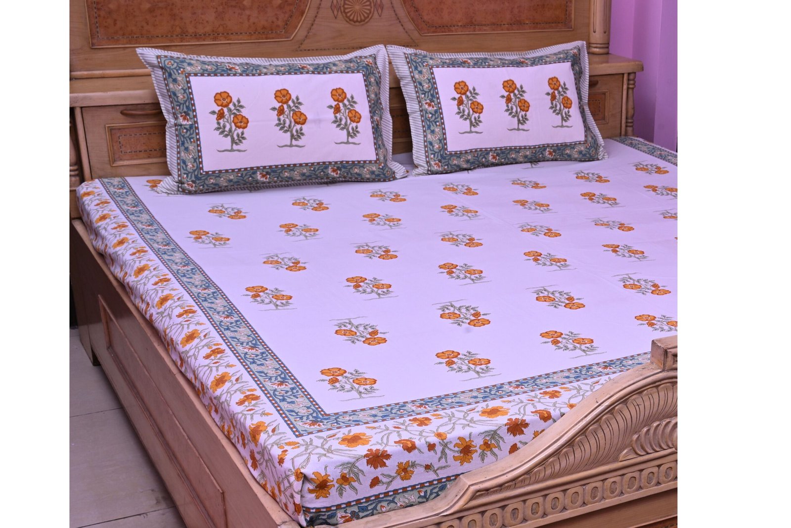 Mirza Bedsheet with 2 pillow covers set
