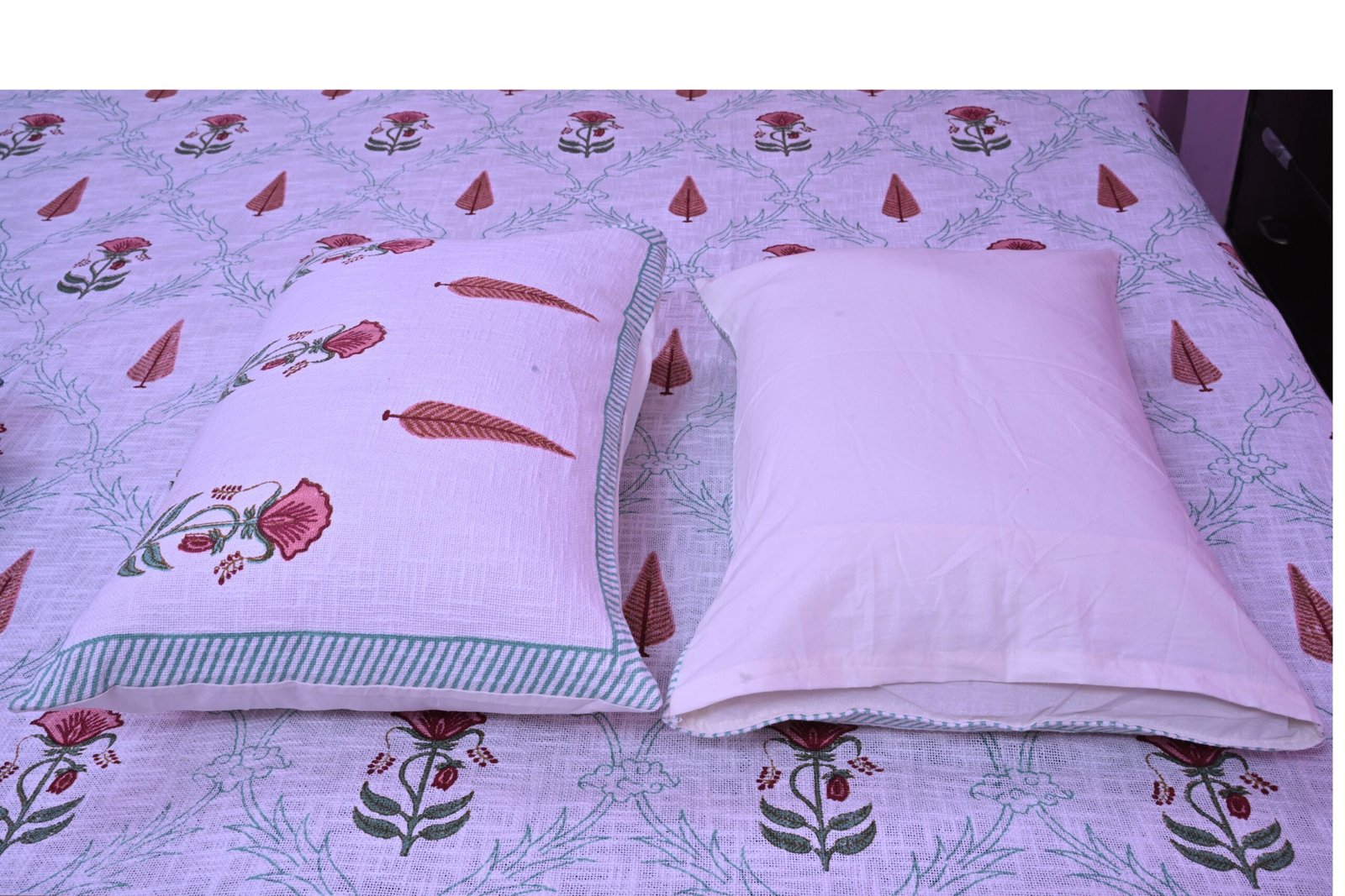 Taj Bed cover with 2 pillow covers set