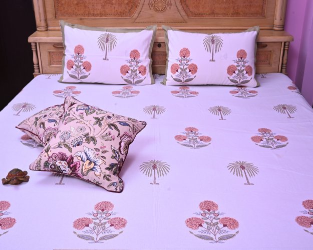 Maharaja Flower Bedsheet with 2 pillow covers set