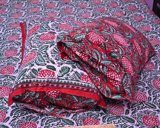 Gulmohar Bedsheet with 2 pillow covers set