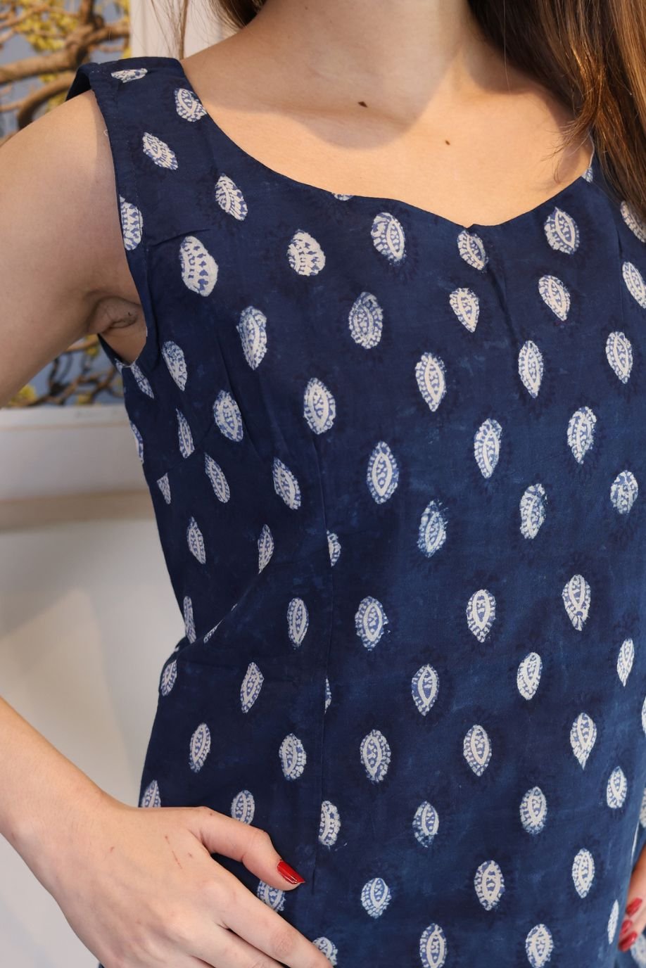 KAVYA PRINTED SLEEVELESS TOP WITH BACK TIES